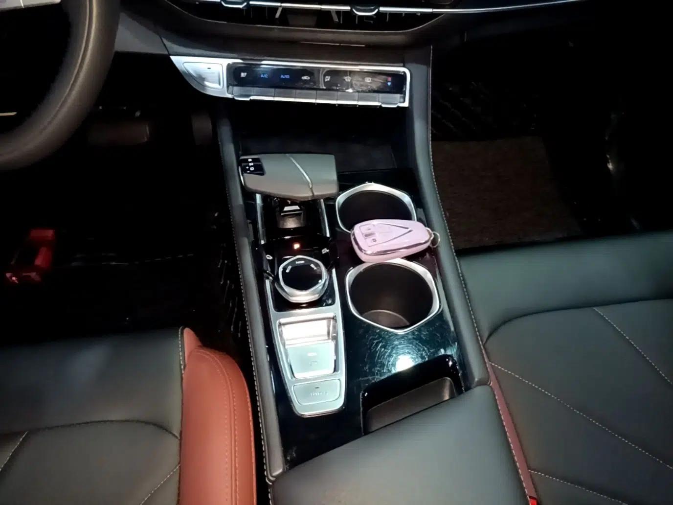 CHANGAN Eado 2023 Changan Edition PLUS Blue Whale NE 1.4T GDI DCT Prestige Version — миниатюра 16