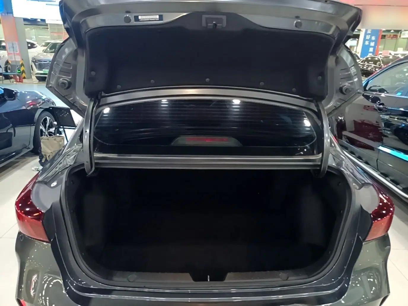 CHANGAN Eado 2023 Changan Edition PLUS Blue Whale NE 1.4T GDI DCT Prestige Version — миниатюра 22