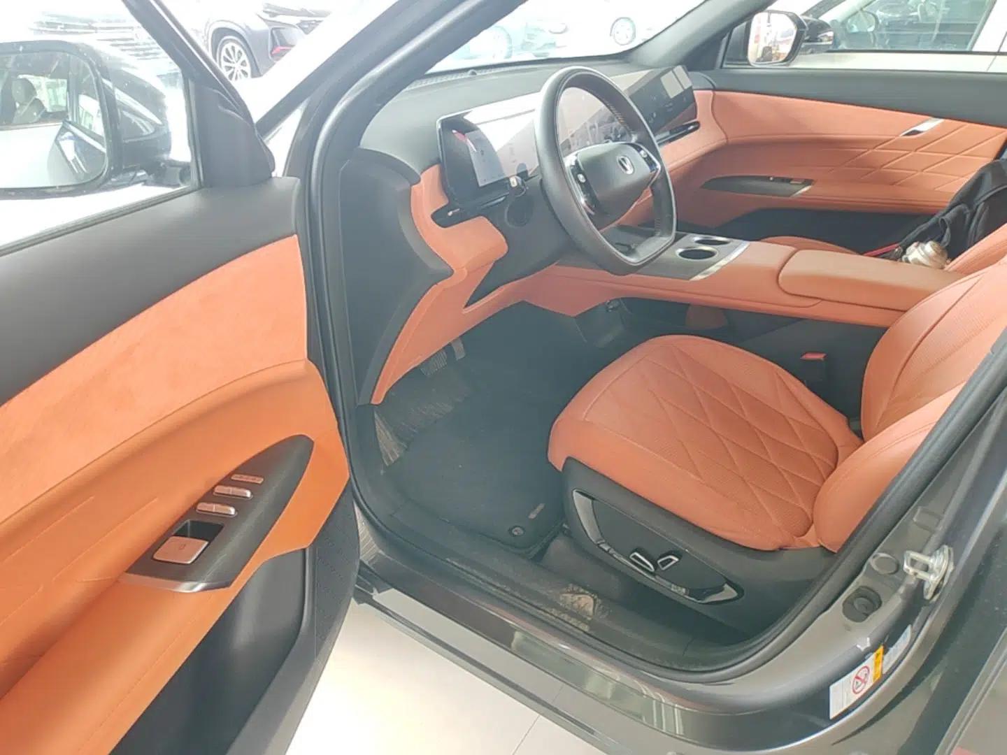 CHANGAN CS75 PLUS 2025 4th Generation 1.5T New Blue Whale Smart Luxury Edition — миниатюра 18