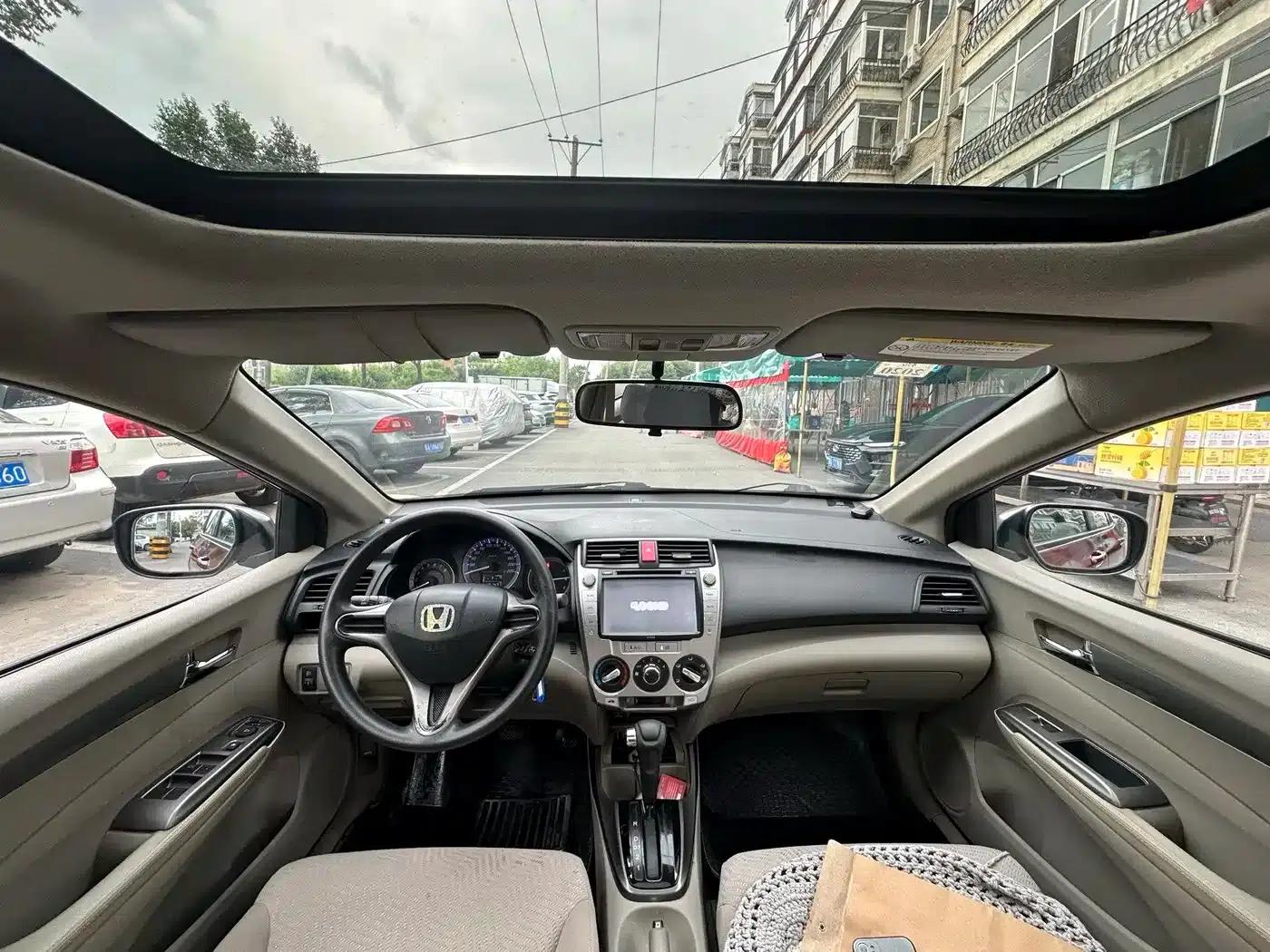 Honda City Classic 2012 1.5L Automatic Elite Edition — миниатюра 7