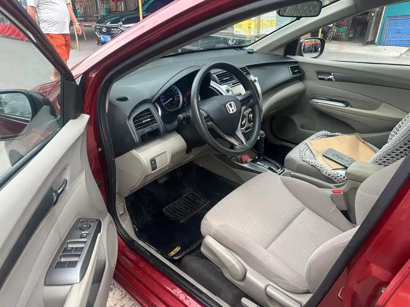 Honda City Classic 2012 1.5L Automatic Elite Edition — миниатюра 8