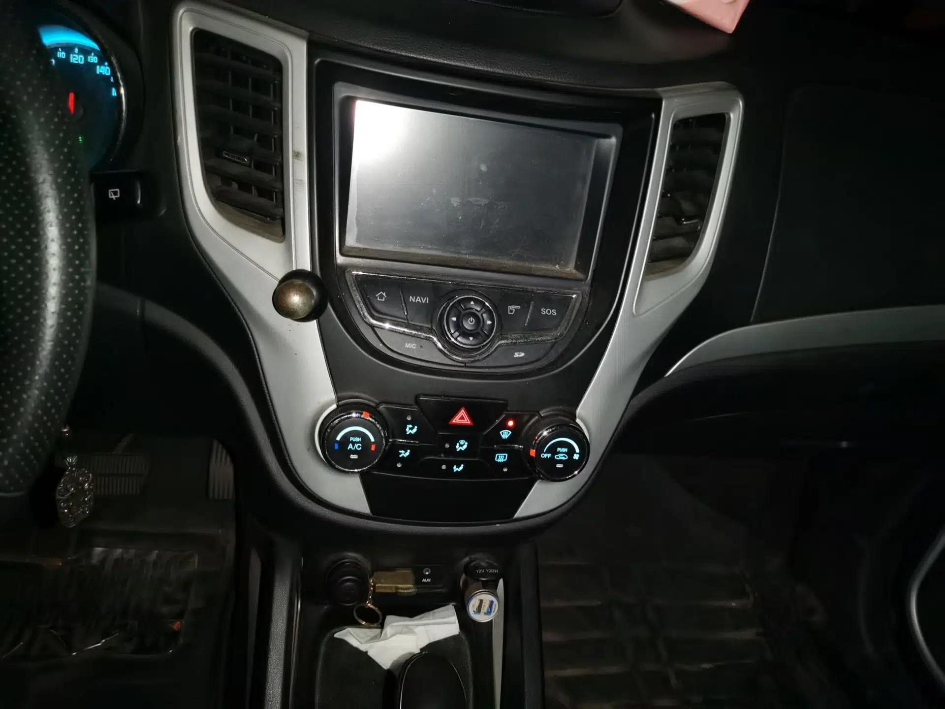 CHANGAN CS35 2015 1.6L Automatic Luxury Model China IV Standard — миниатюра 13