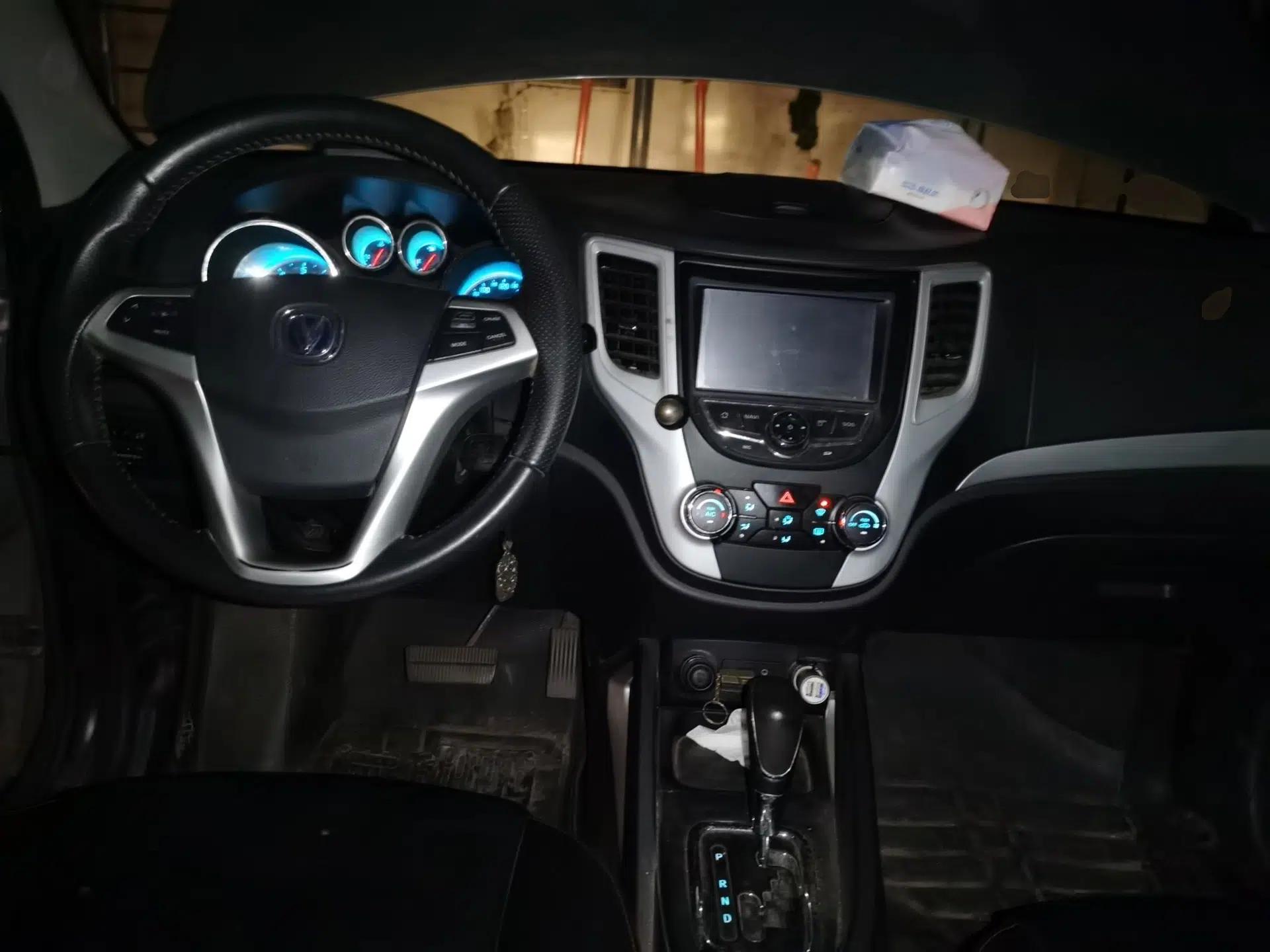 CHANGAN CS35 2015 1.6L Automatic Luxury Model China IV Standard — миниатюра 9