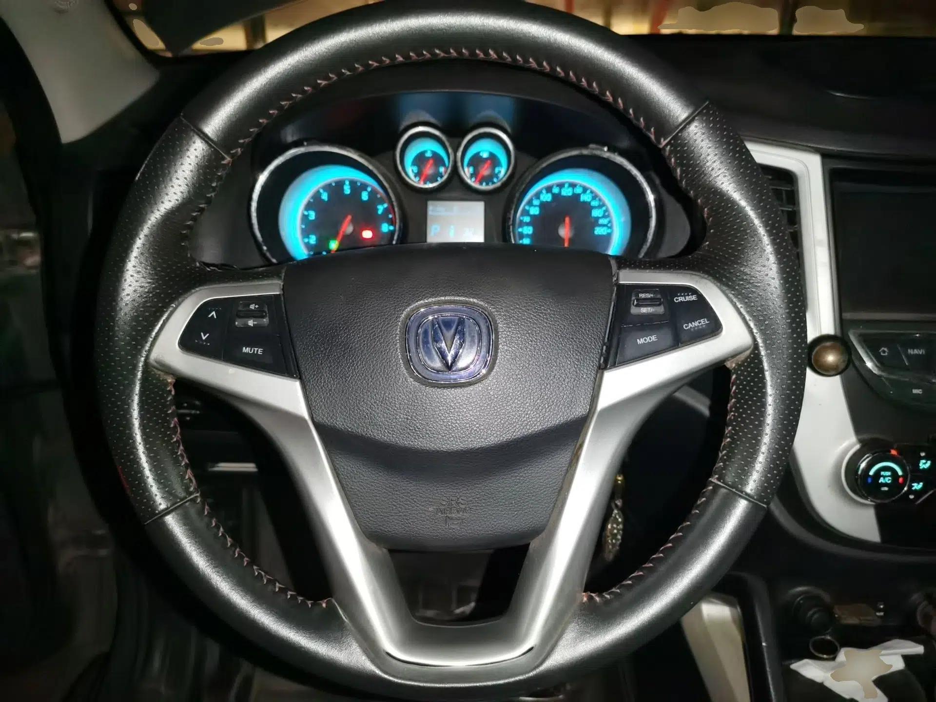CHANGAN CS35 2015 1.6L Automatic Luxury Model China IV Standard — миниатюра 10