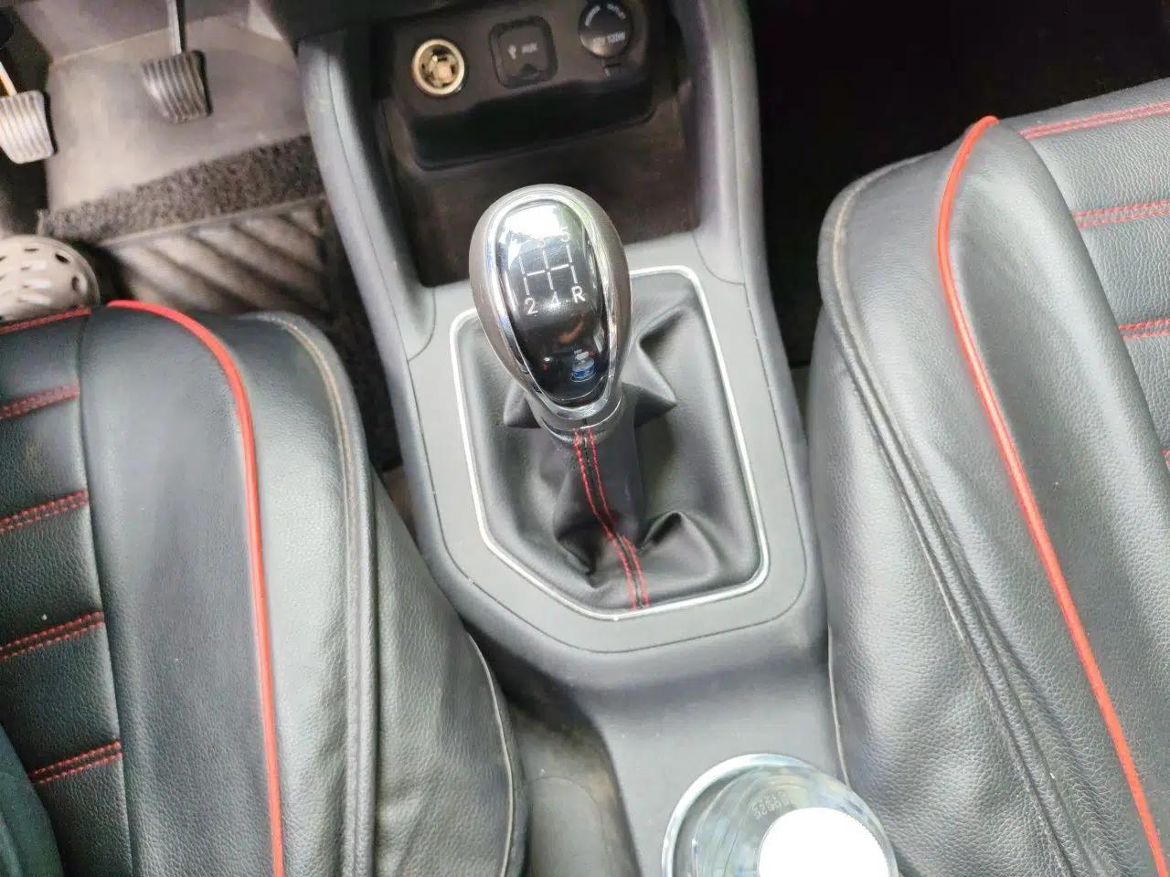 CHANGAN CS35 2017 1.6L Manual Luxury Model — миниатюра 14