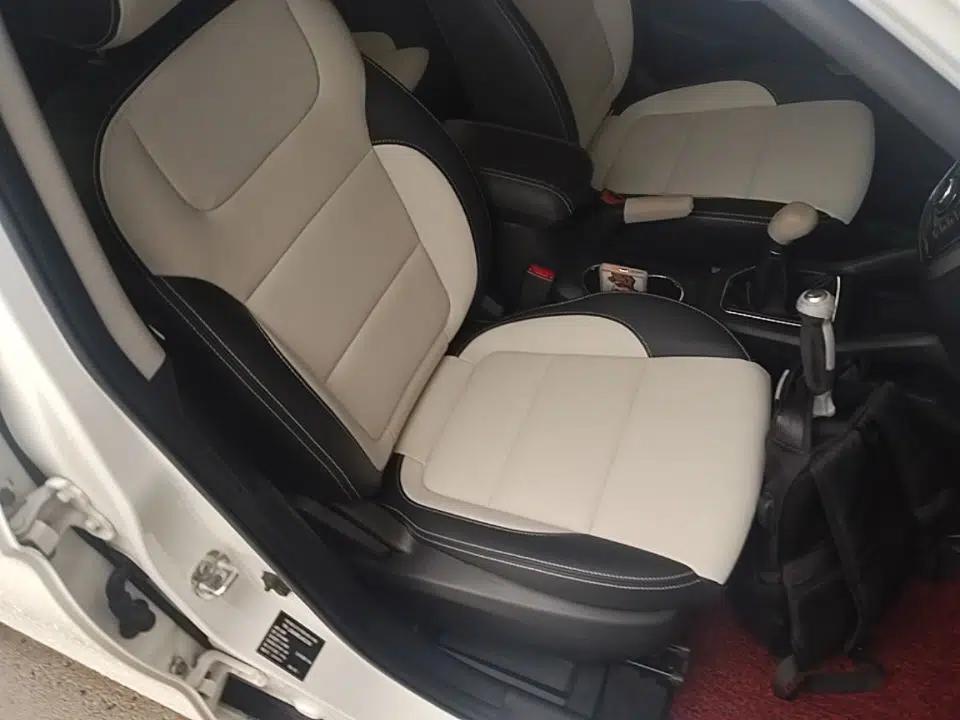 CHANGAN CS35 2017 1.6L Manual Luxury Model — миниатюра 24