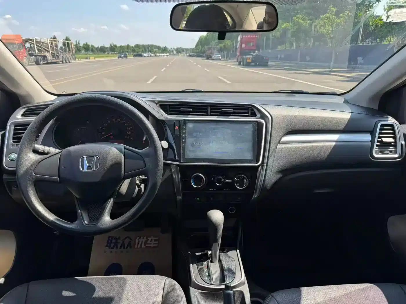 2016 Honda Greiz 1.5L CVT Classic Edition — миниатюра 5