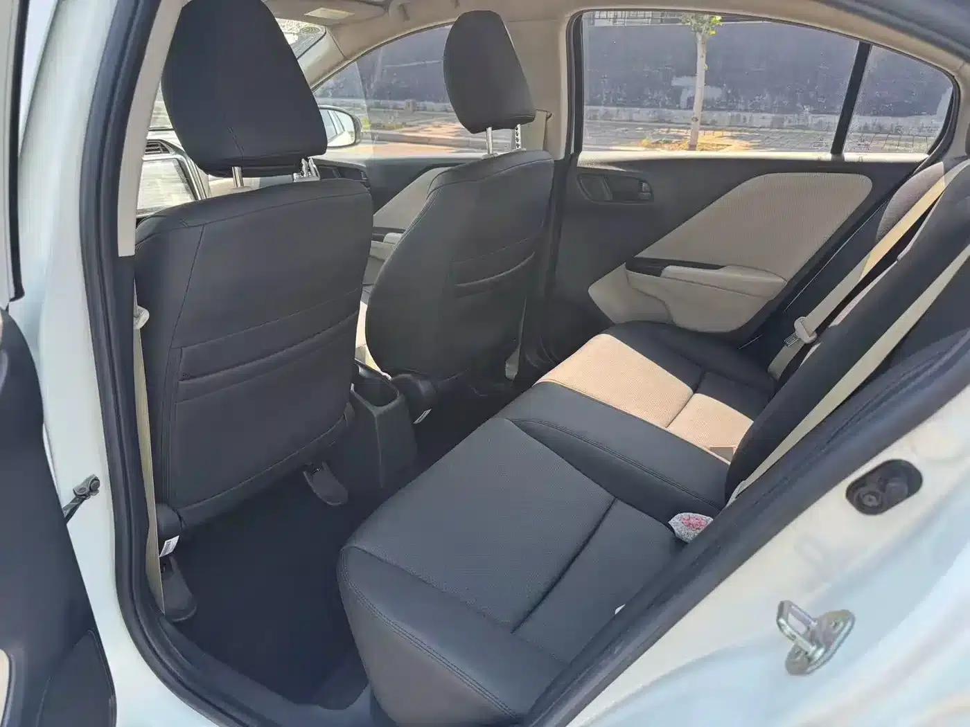 2016 Honda Greiz 1.5L CVT Classic Edition — миниатюра 6