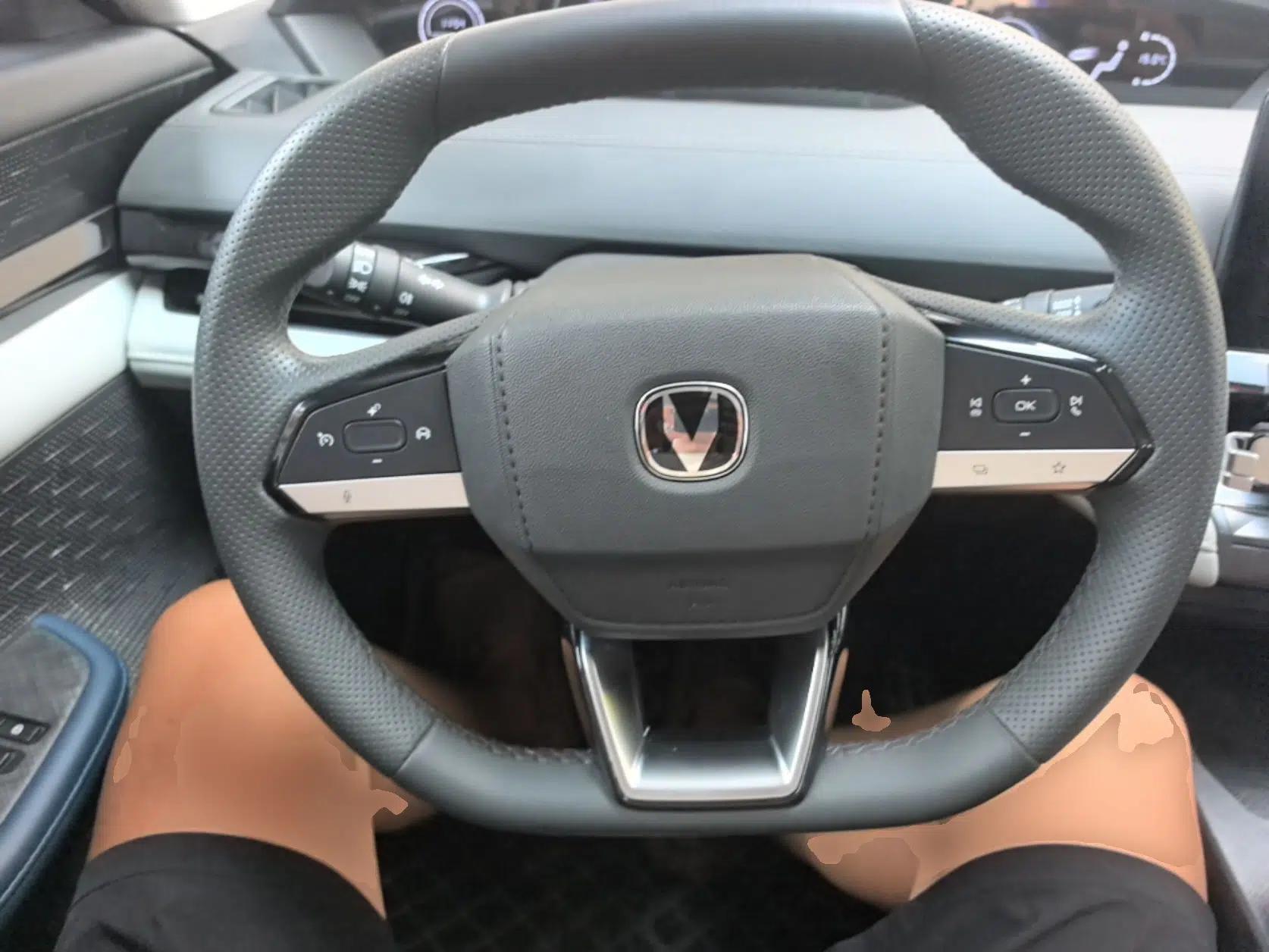 CHANGAN UNI-V iDD 2023 ZhiDian iDD 1.5T 113km Smart & Fun Version — миниатюра 13