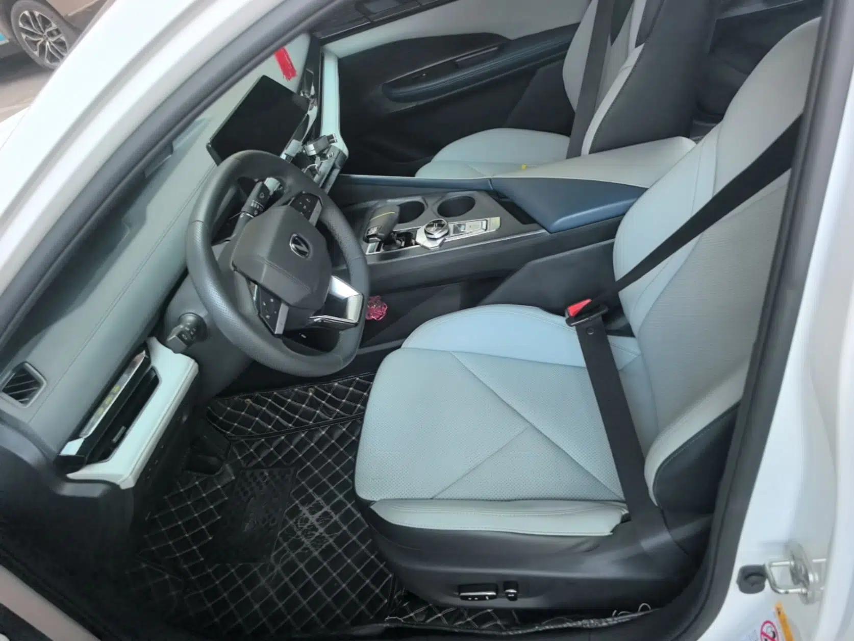 CHANGAN UNI-V iDD 2023 ZhiDian iDD 1.5T 113km Smart & Fun Version — миниатюра 17