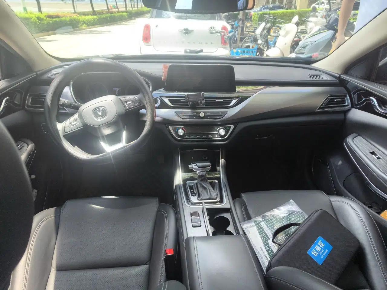 CHANGAN Ruicheng CC 2021 Blue Whale Edition 1.5T DCT Luxury Model — миниатюра 9