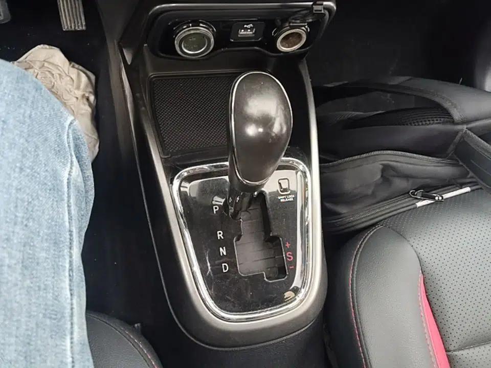 CHANGAN CS15 2016 1.5L Automatic Fashion Edition — миниатюра 16