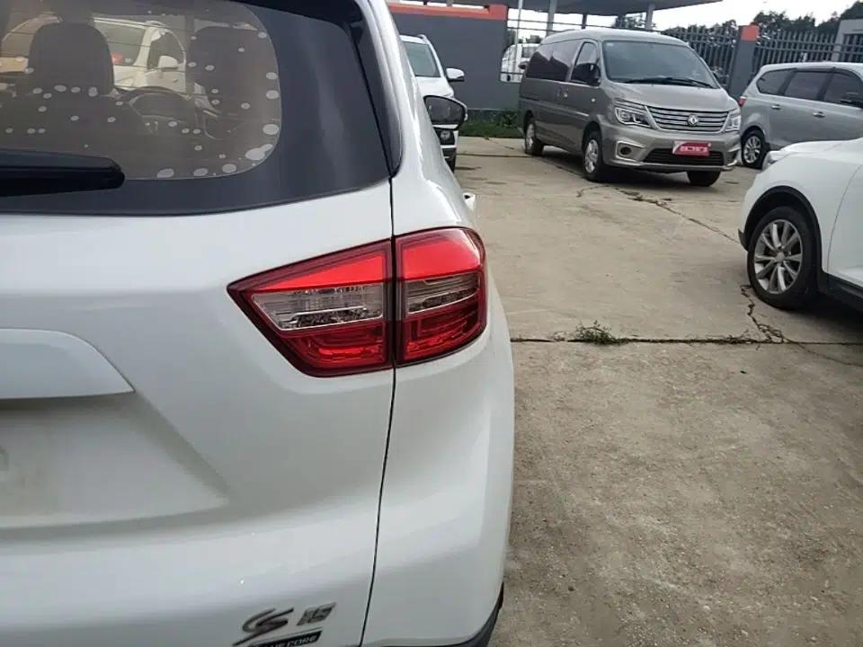 CHANGAN CS15 2016 1.5L Automatic Fashion Edition — миниатюра 9