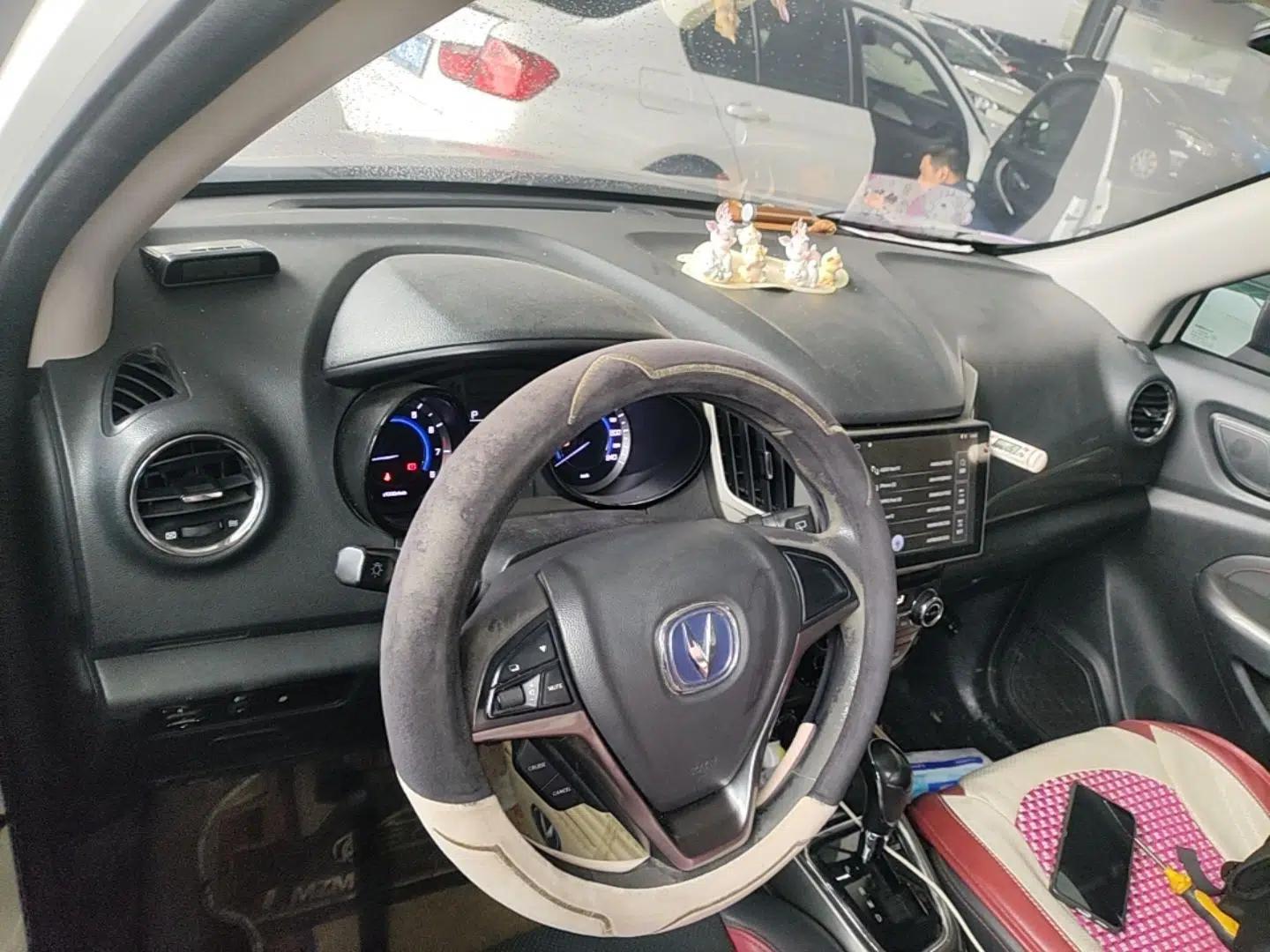 CHANGAN CS15 2016 1.5L Automatic Fashion Edition — миниатюра 17