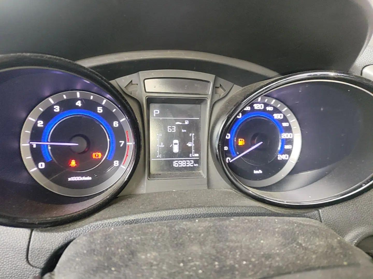 CHANGAN CS15 2016 1.5L Automatic Fashion Edition — миниатюра 19