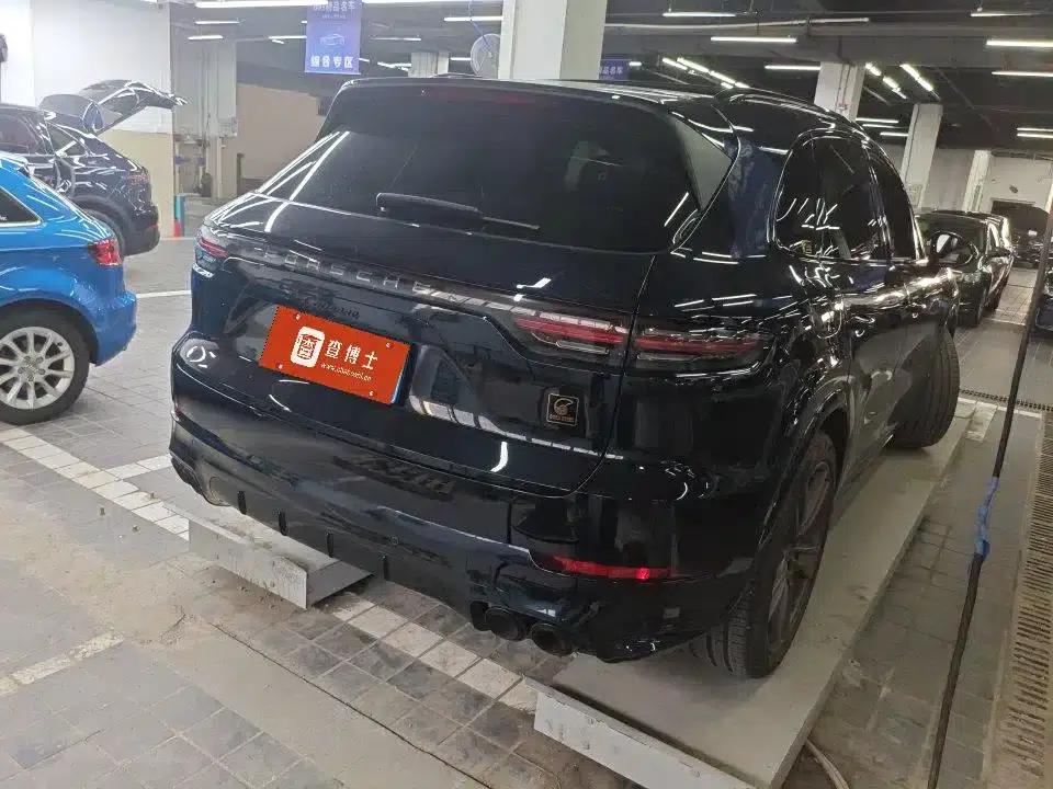 2022 Cayenne 3.0T Platinum Edition — миниатюра 2