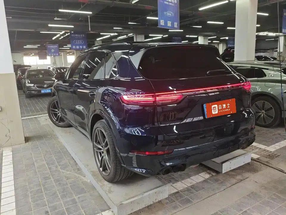 2022 Cayenne 3.0T Platinum Edition — миниатюра 6