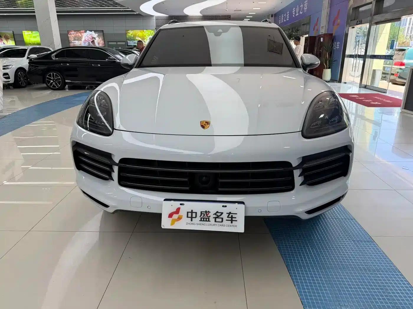 2023 Cayenne 3.0T Platinum Edition — миниатюра 2