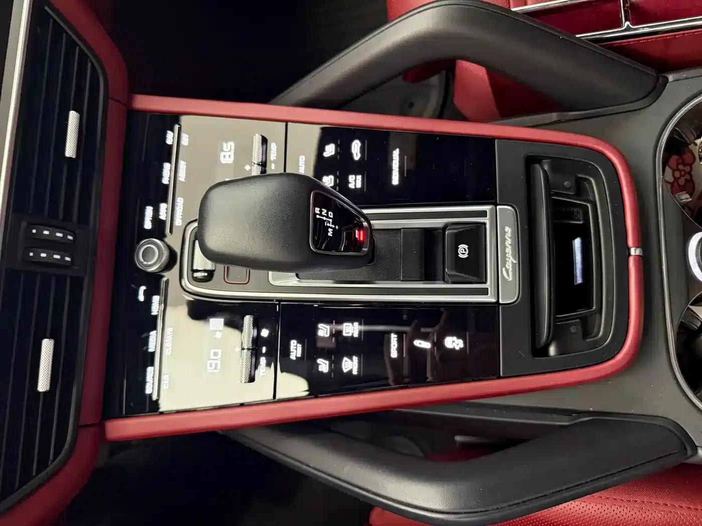 2023 Cayenne 3.0T Platinum Edition — миниатюра 13