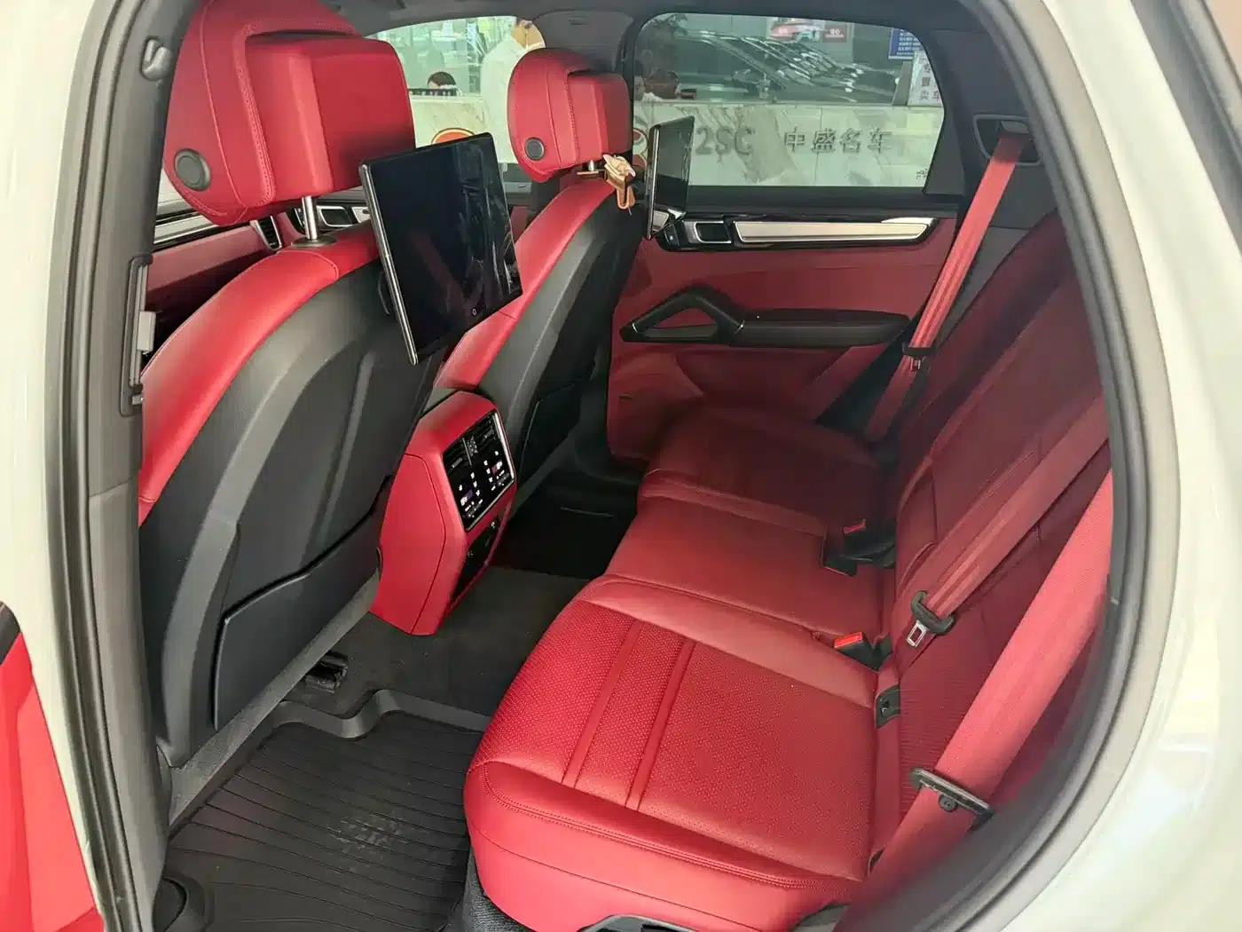 2023 Cayenne 3.0T Platinum Edition — миниатюра 14