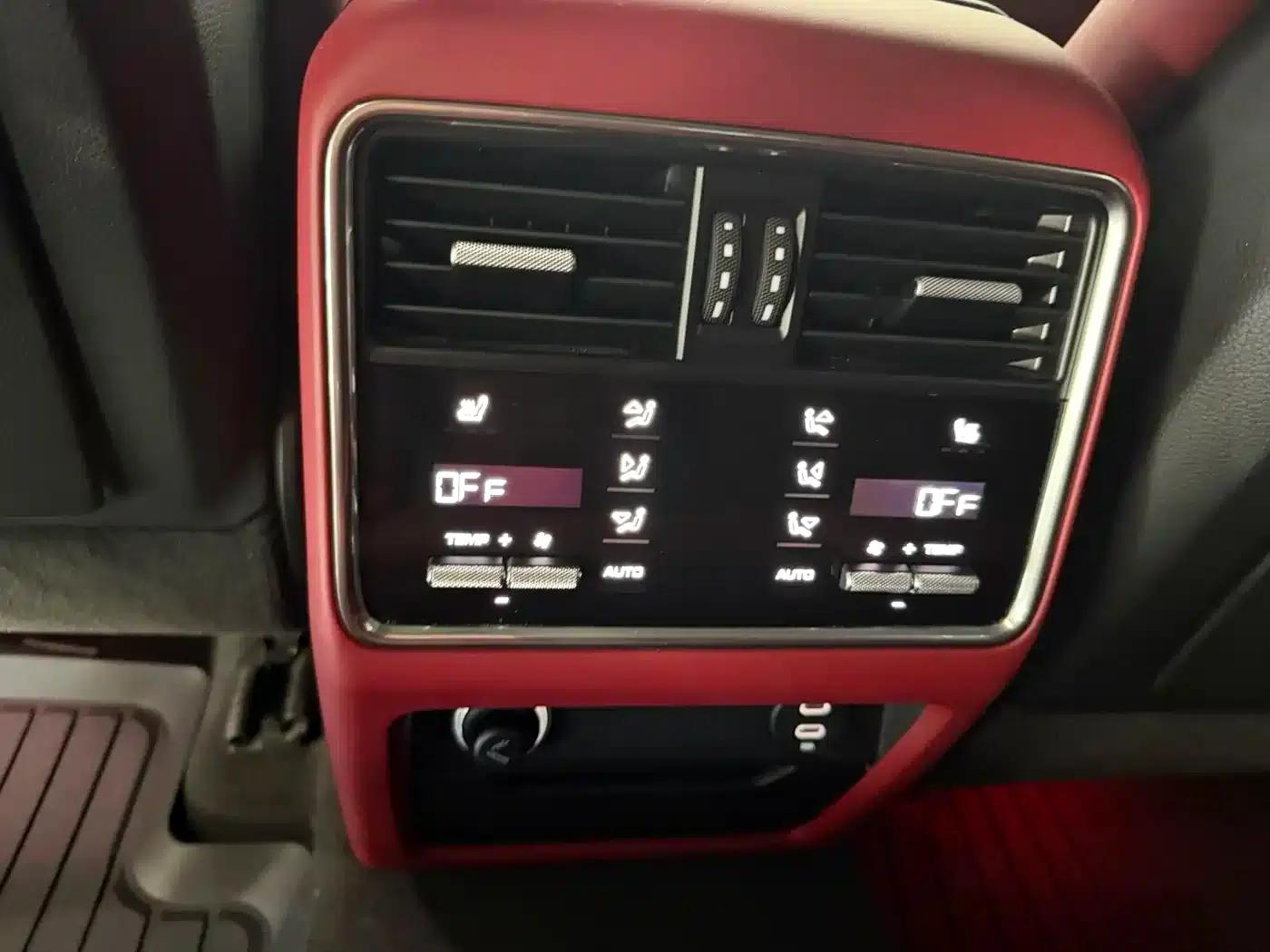 2023 Cayenne 3.0T Platinum Edition — миниатюра 16
