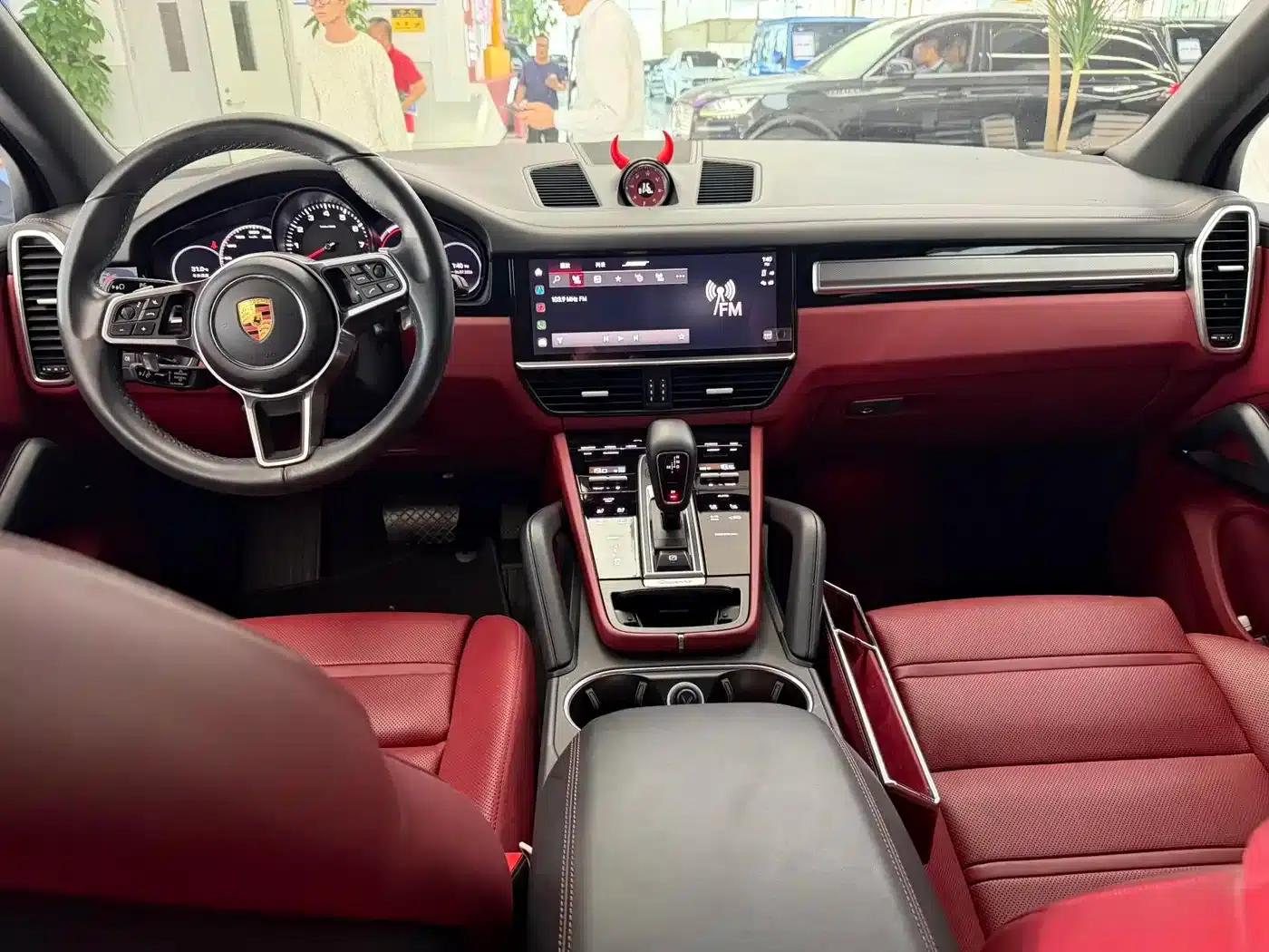 2023 Cayenne 3.0T Platinum Edition — миниатюра 19