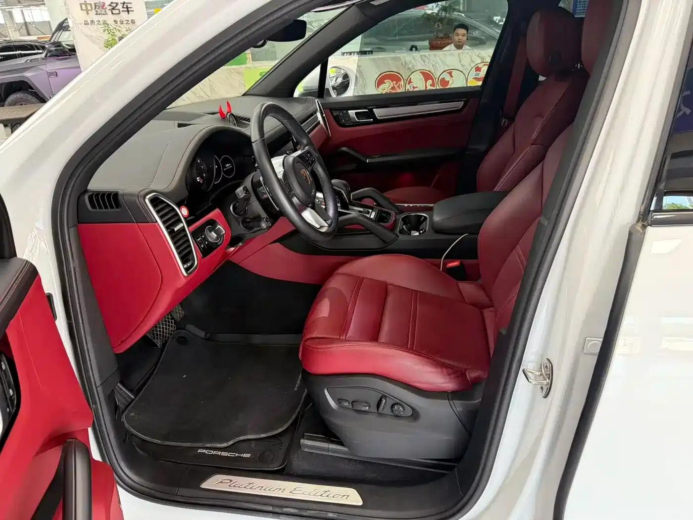 2023 Cayenne 3.0T Platinum Edition — миниатюра 8