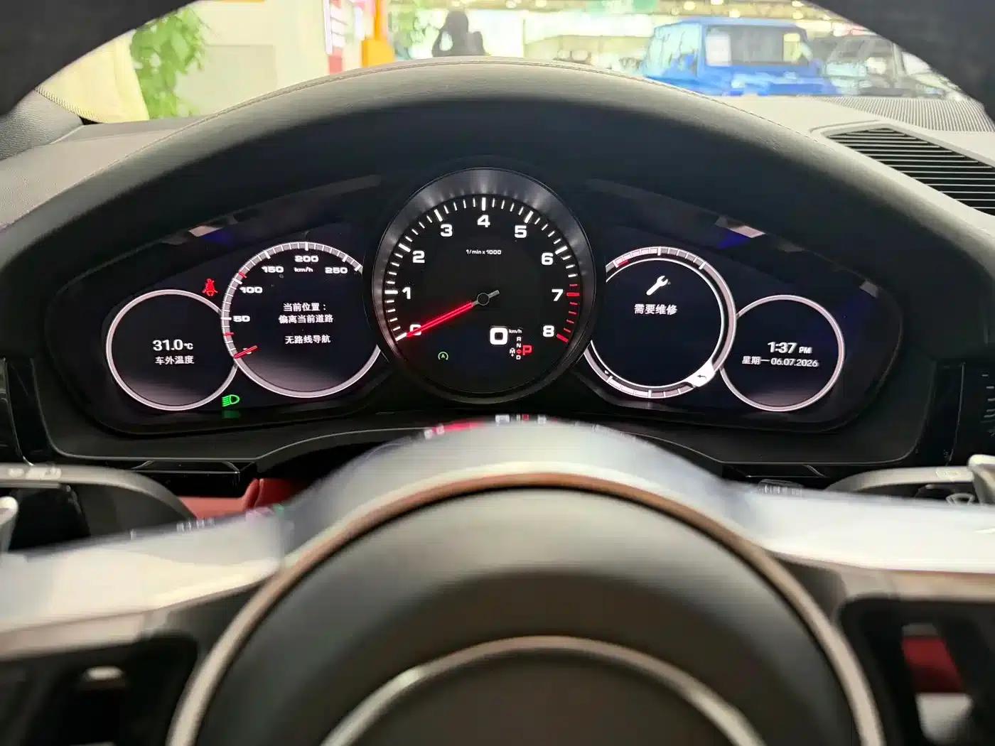 2023 Cayenne 3.0T Platinum Edition — миниатюра 10