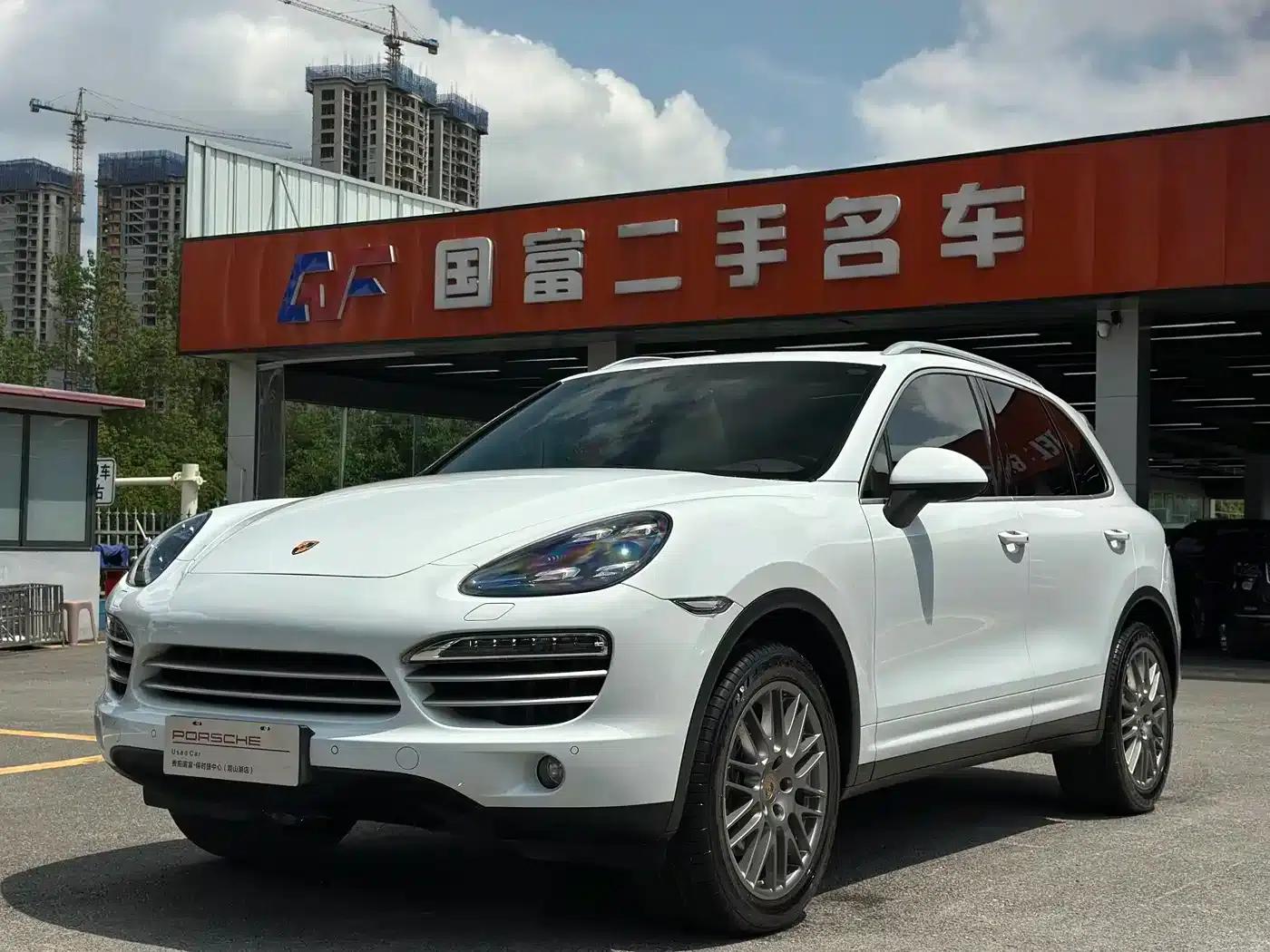 Cayenne 2014 Cayenne Platinum Edition 3.0T — миниатюра 1