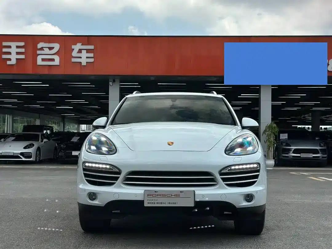 Cayenne 2014 Cayenne Platinum Edition 3.0T — миниатюра 2