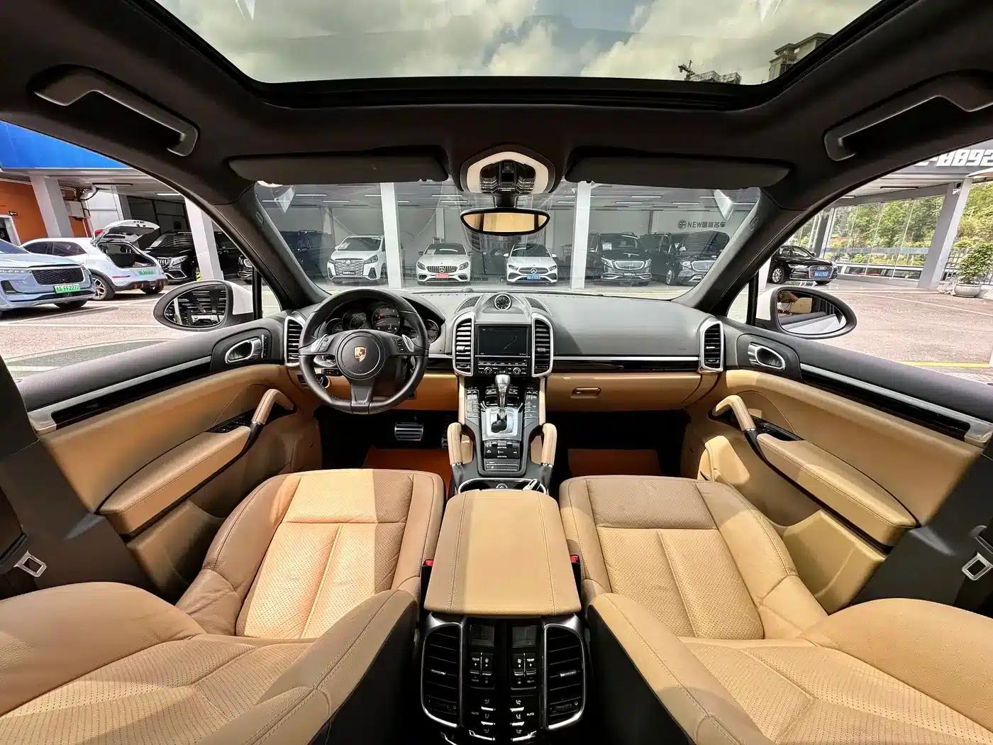 Cayenne 2014 Cayenne Platinum Edition 3.0T — миниатюра 11