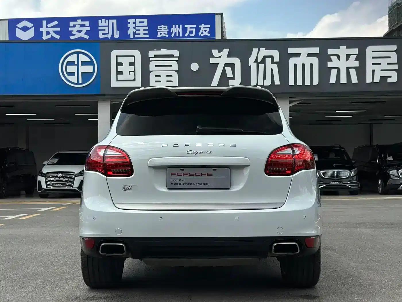 Cayenne 2014 Cayenne Platinum Edition 3.0T — миниатюра 16