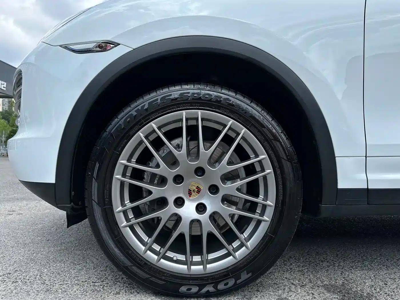 Cayenne 2014 Cayenne Platinum Edition 3.0T — миниатюра 18