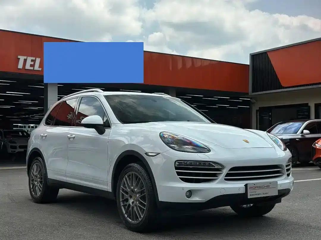 Cayenne 2014 Cayenne Platinum Edition 3.0T — миниатюра 3