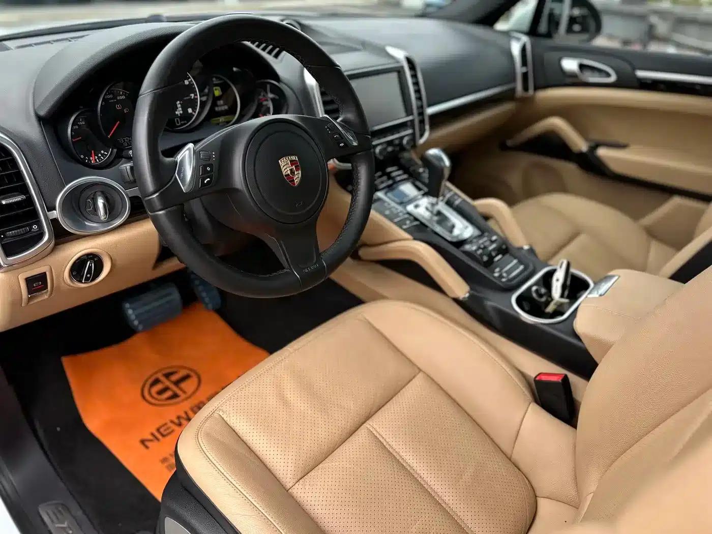Cayenne 2014 Cayenne Platinum Edition 3.0T — миниатюра 4
