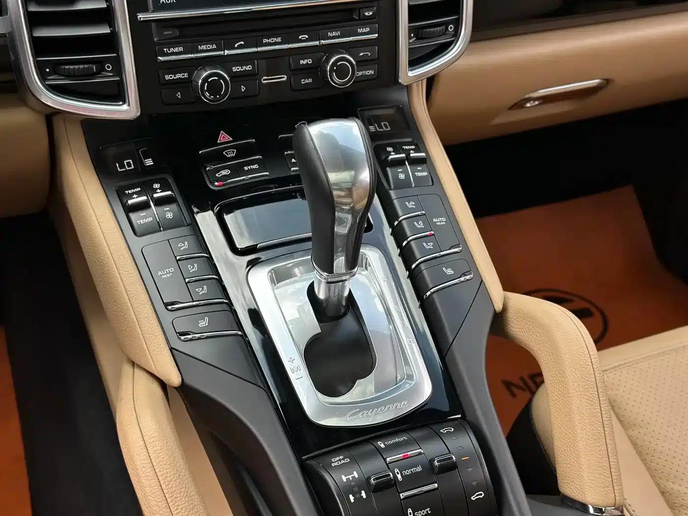 Cayenne 2014 Cayenne Platinum Edition 3.0T — миниатюра 5
