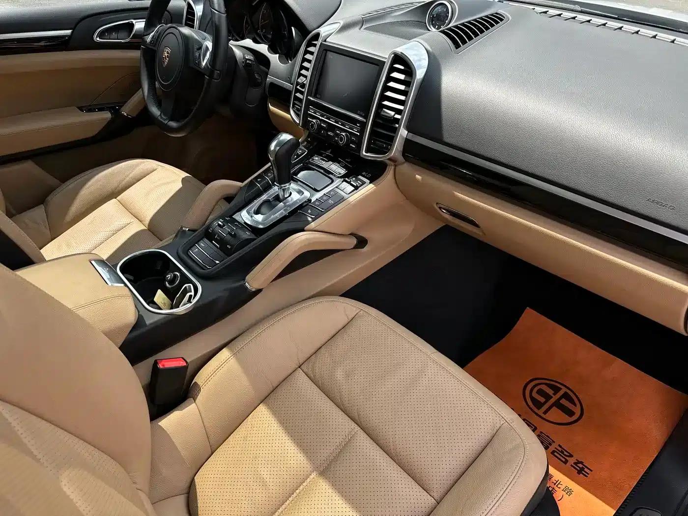 Cayenne 2014 Cayenne Platinum Edition 3.0T — миниатюра 6