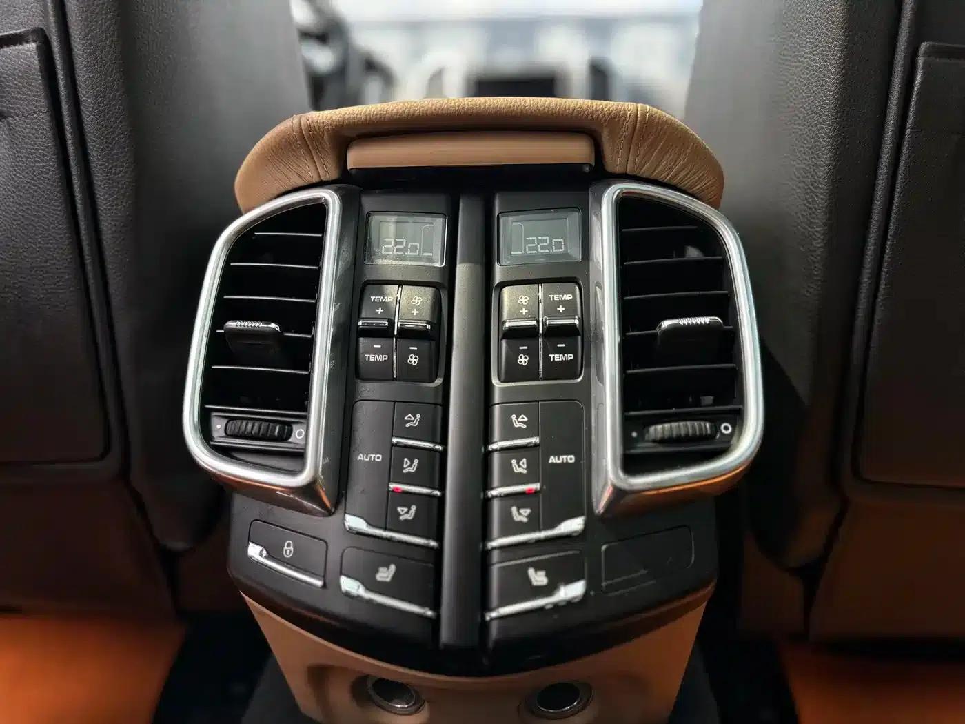 Cayenne 2014 Cayenne Platinum Edition 3.0T — миниатюра 7
