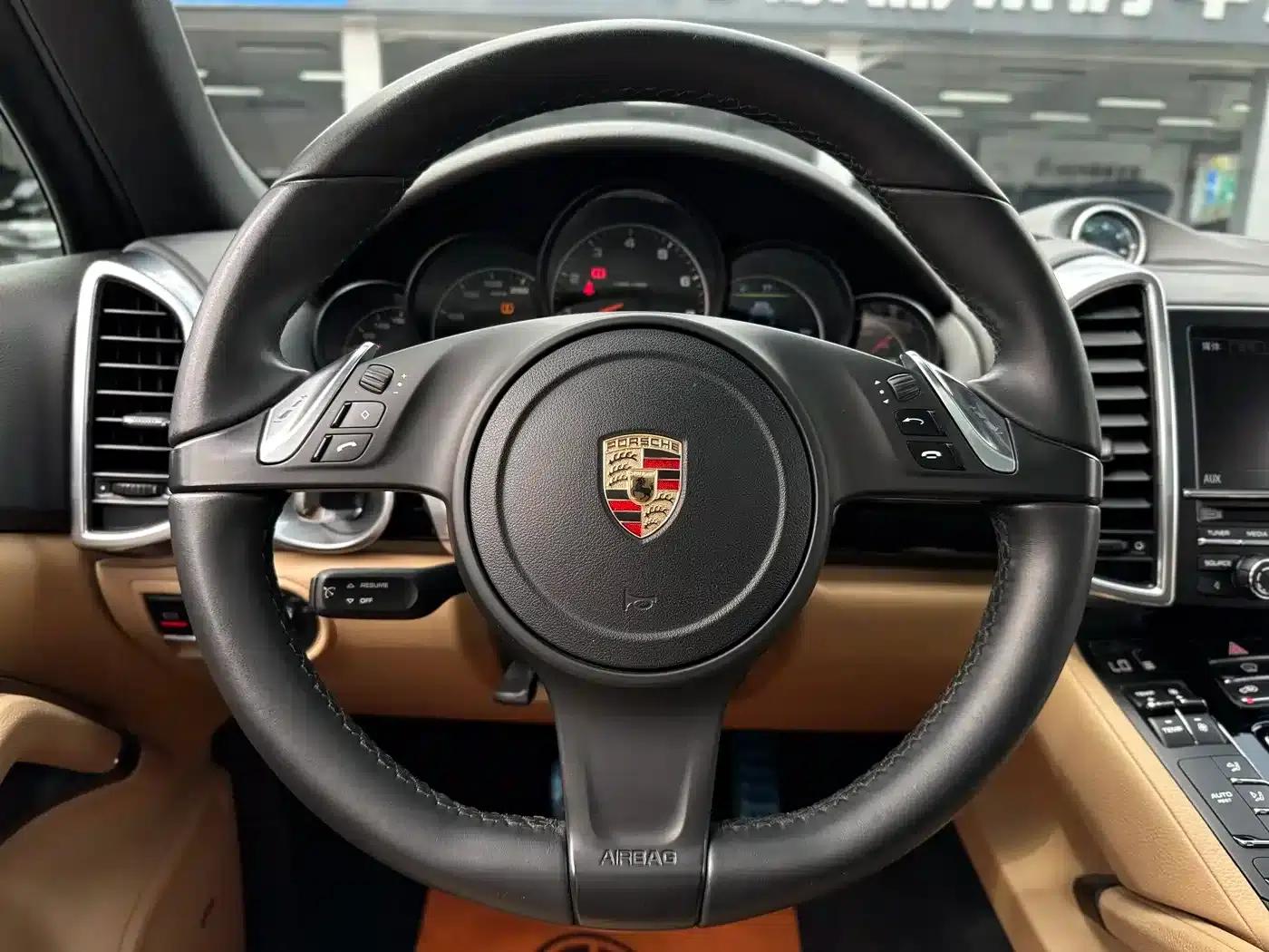Cayenne 2014 Cayenne Platinum Edition 3.0T — миниатюра 8