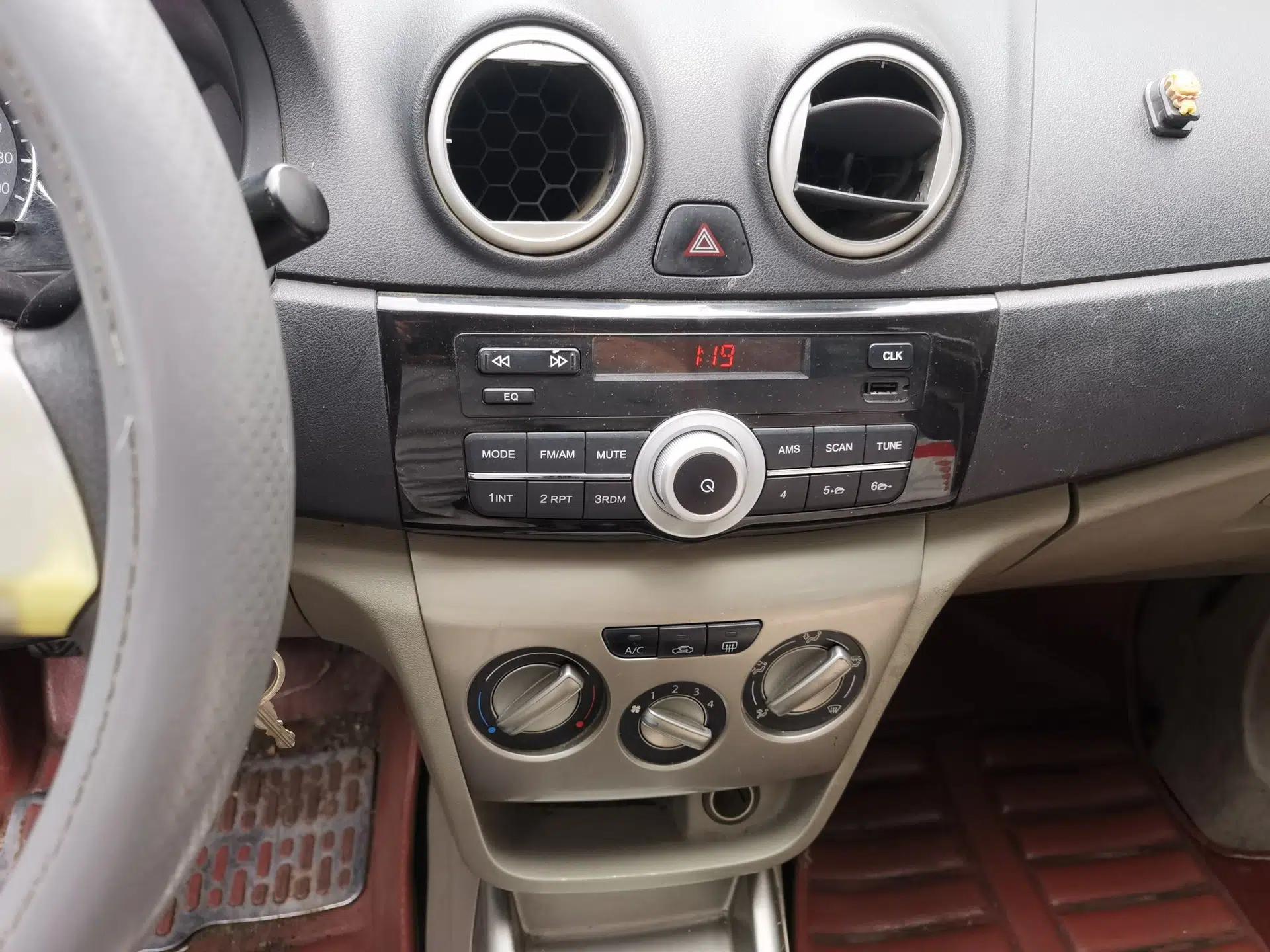 CHANGAN Alsvin V3 2012 1.3L Manual Standard Edition — миниатюра 13