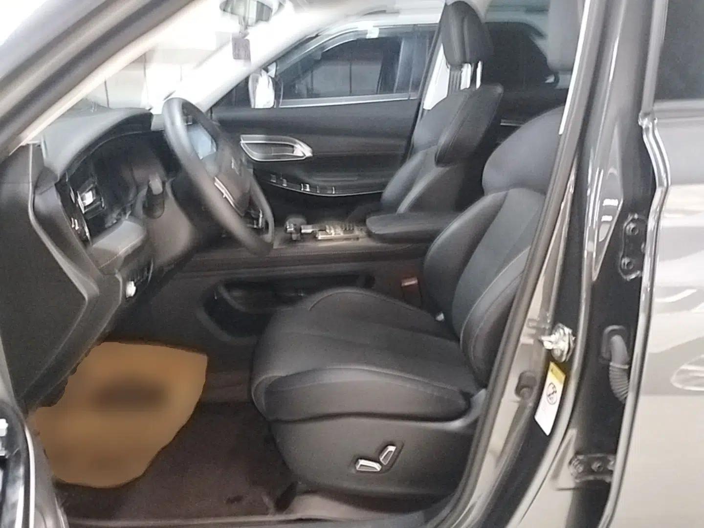 CHANGAN X7 PLUS 2024 1.5T Automatic Prestige 7-Seater — миниатюра 17