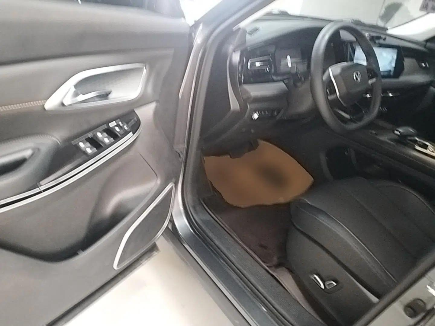 CHANGAN X7 PLUS 2024 1.5T Automatic Prestige 7-Seater — миниатюра 18