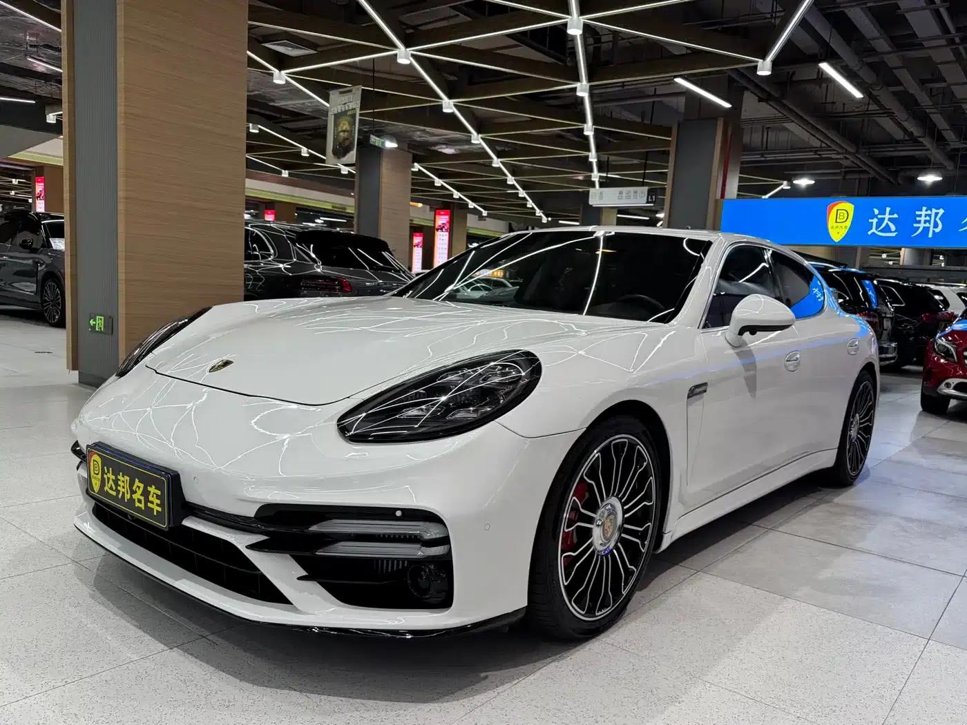Panamera 2010 Panamera Turbo 4.8T — миниатюра 1