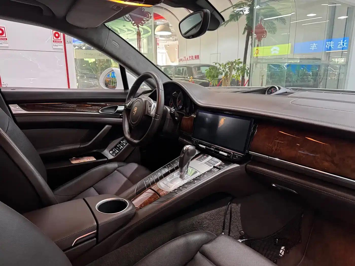 Panamera 2010 Panamera Turbo 4.8T — миниатюра 11