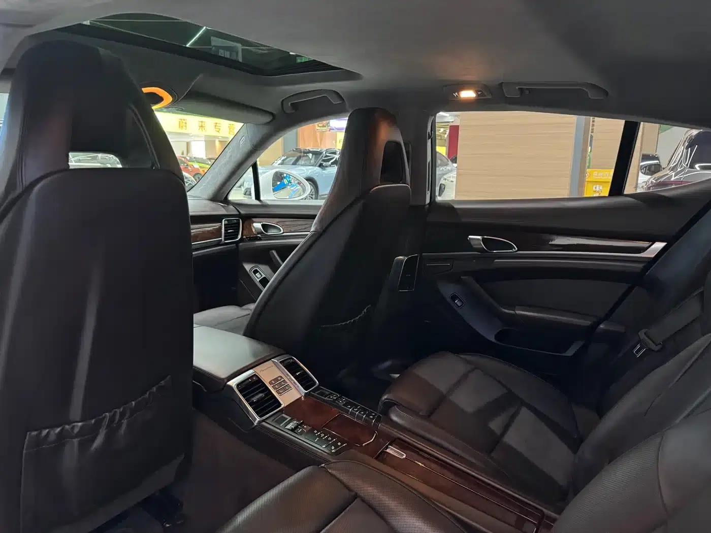 Panamera 2010 Panamera Turbo 4.8T — миниатюра 12