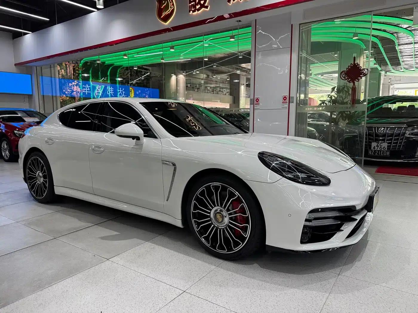 Panamera 2010 Panamera Turbo 4.8T — миниатюра 3
