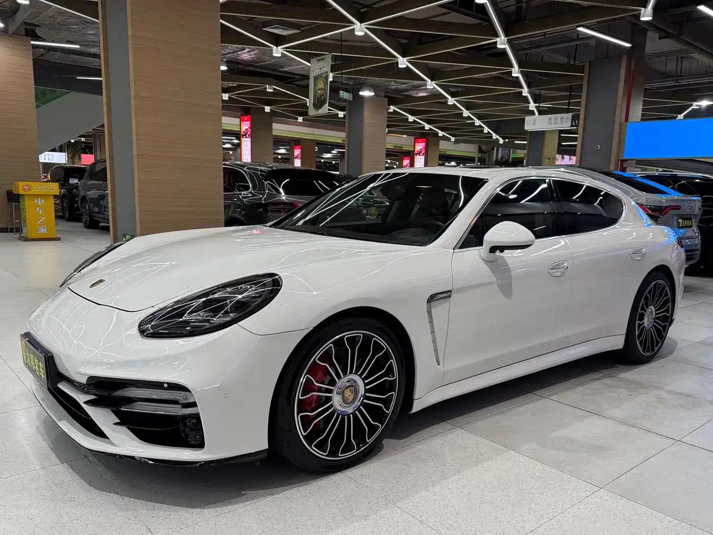 Panamera 2010 Panamera Turbo 4.8T — миниатюра 4
