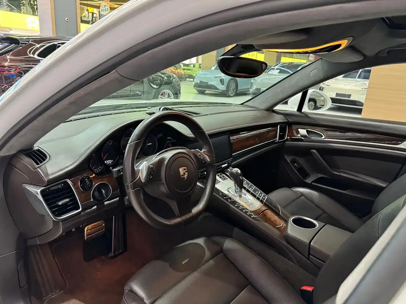 Panamera 2010 Panamera Turbo 4.8T — миниатюра 7