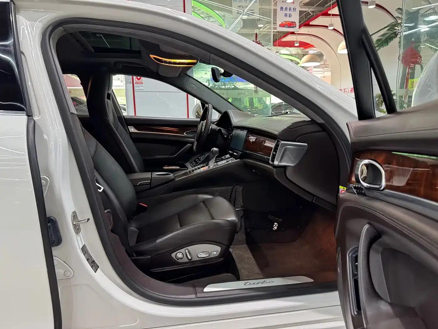 Panamera 2010 Panamera Turbo 4.8T — миниатюра 8