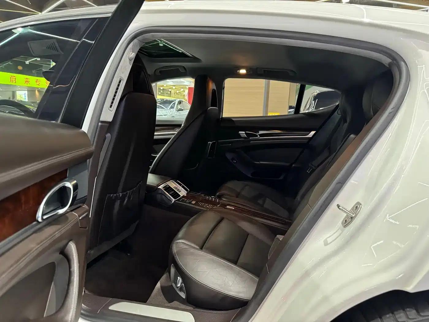 Panamera 2010 Panamera Turbo 4.8T — миниатюра 9